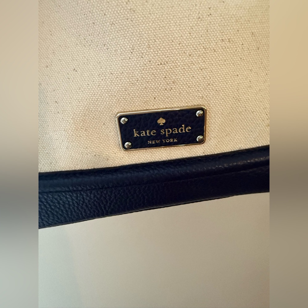 Kate Spade Navy and Cream Bucket NWOT Bag - Picture 7 of 10